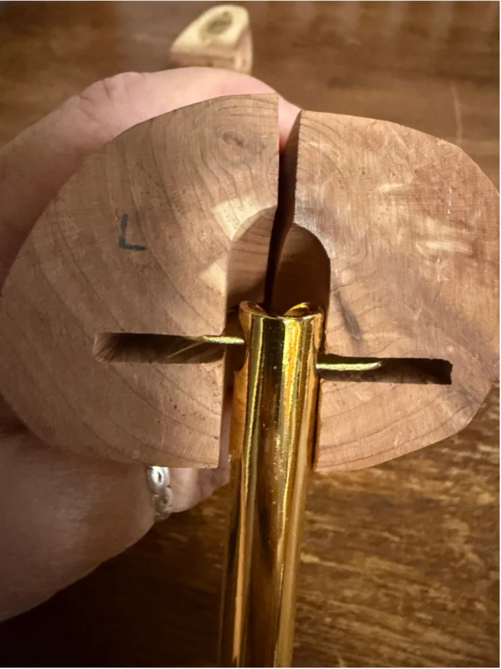 Moneysworth & Best Aromatic Cedar Shoe Trees Large Split Toe Adjustable Brass Pa